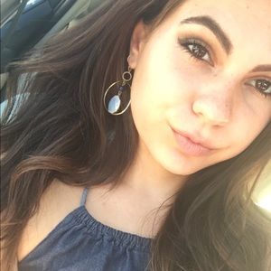 Meet your Posher, Hope